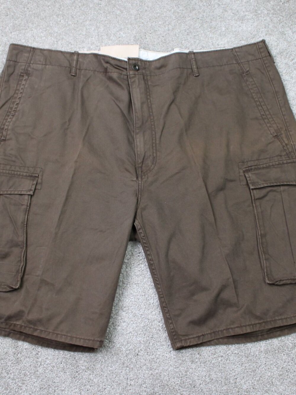 Levi's Shorts NWT Mens 48 Brown 11" Cargo Pocket Chino Flat Front 100% Cotton
